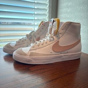 NEW Nike High-Top Sneakers in Cream and Tan